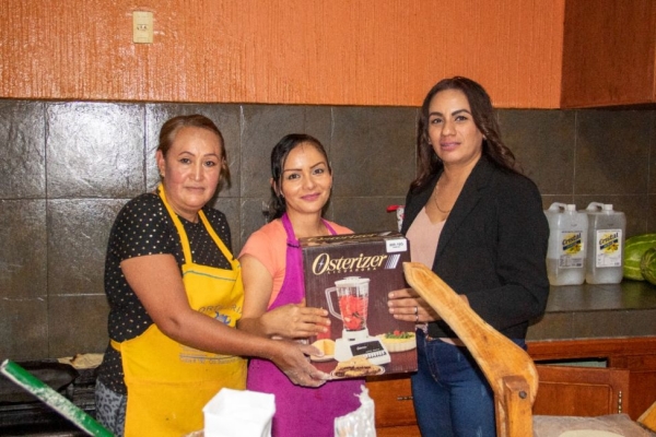 DIF Jacona equipando comedores comunitarios